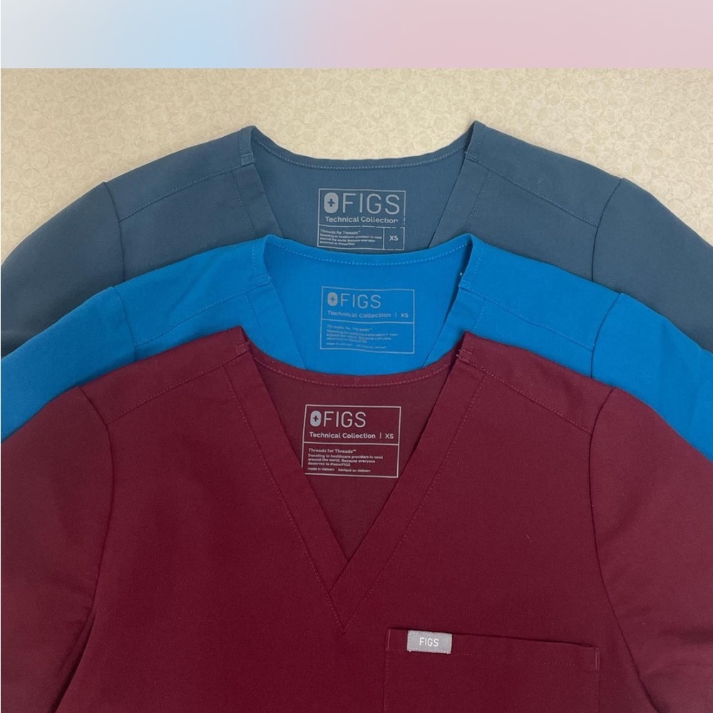 Three (3) Figs Catalina One-Pocket Scrub Top - Maroon, Blue, Charcoal. Size XS